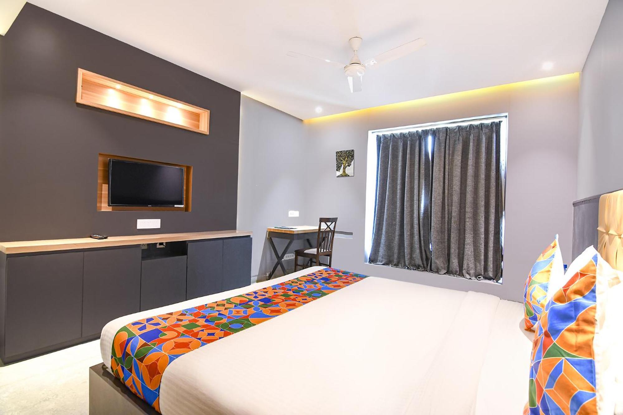 Guest house Fabhotel Prime The Water View Residency - Nr Bisarjan Ghat *