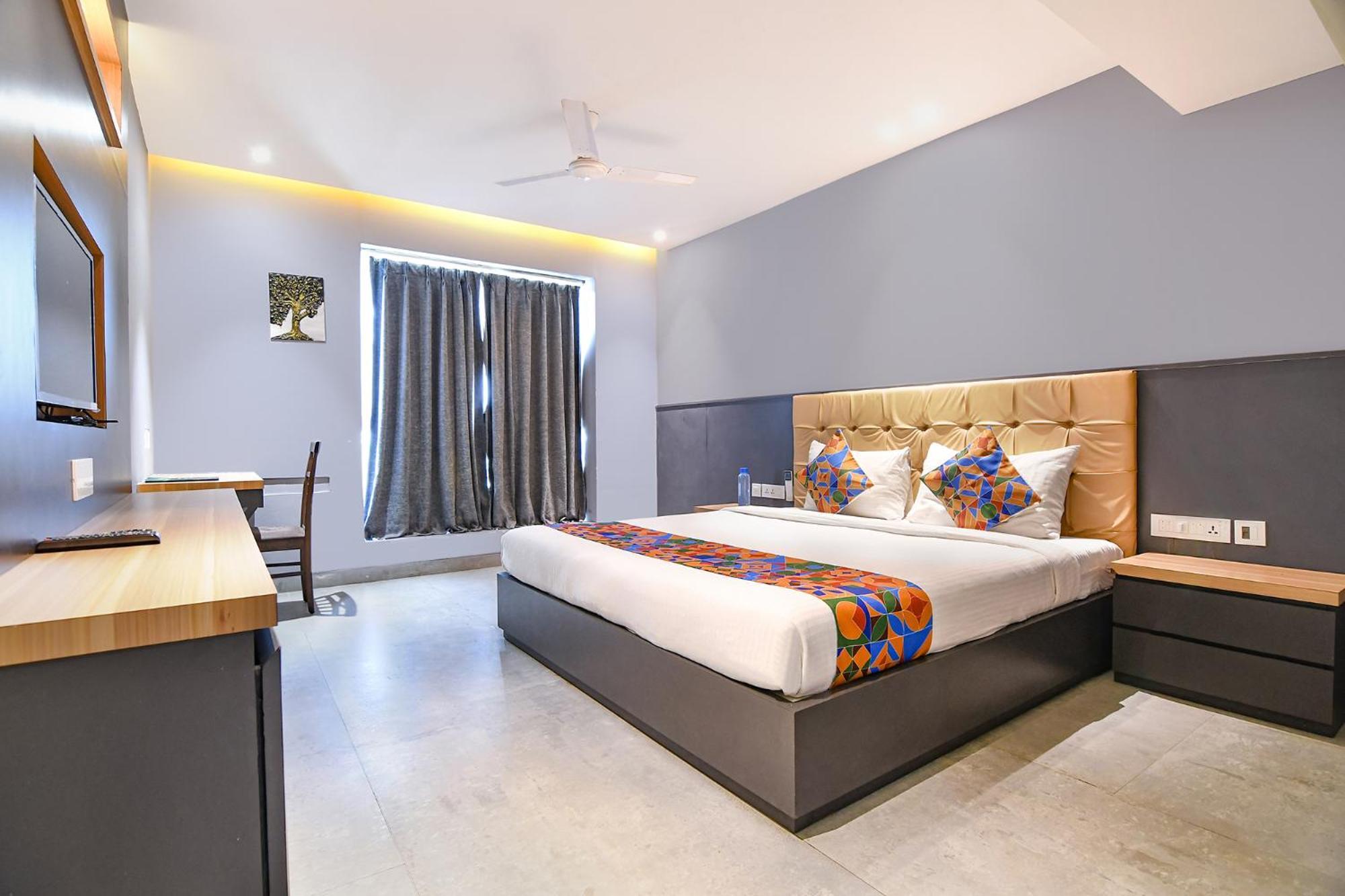 Fabhotel Prime The Water View Residency - Nr Bisarjan Ghat * Kolkata