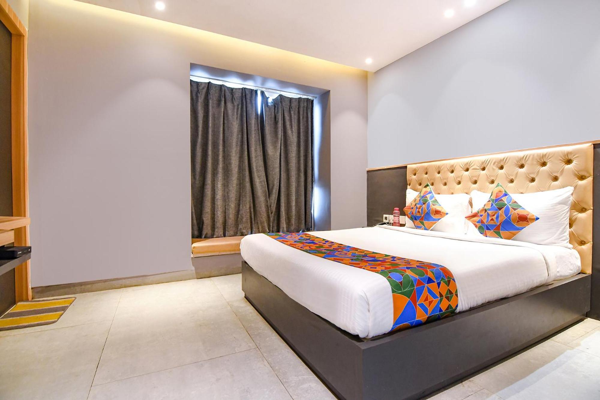 Guest house Fabhotel Prime The Water View Residency - Nr Bisarjan Ghat