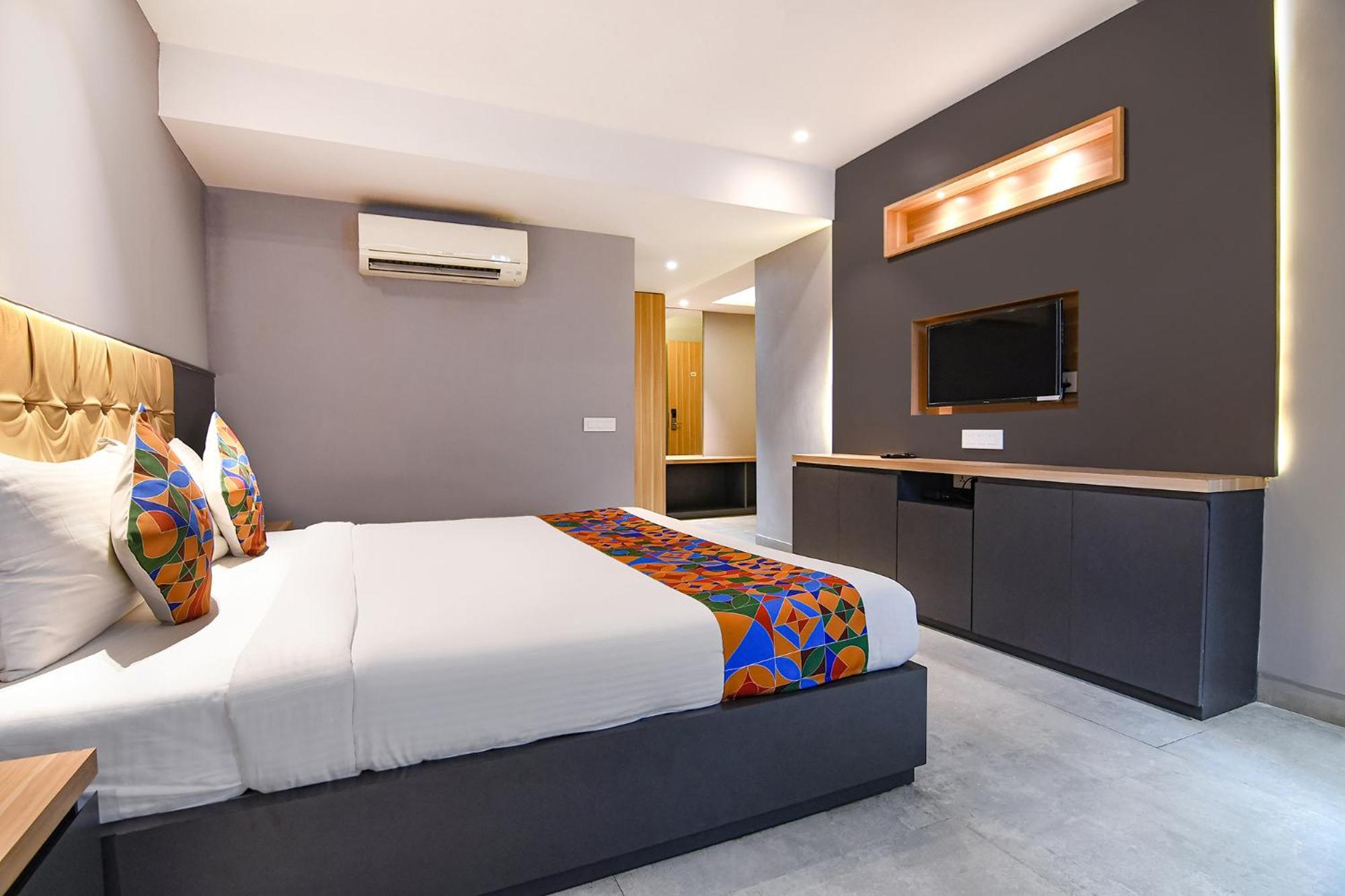 Guest house Fabhotel Prime The Water View Residency - Nr Bisarjan Ghat *