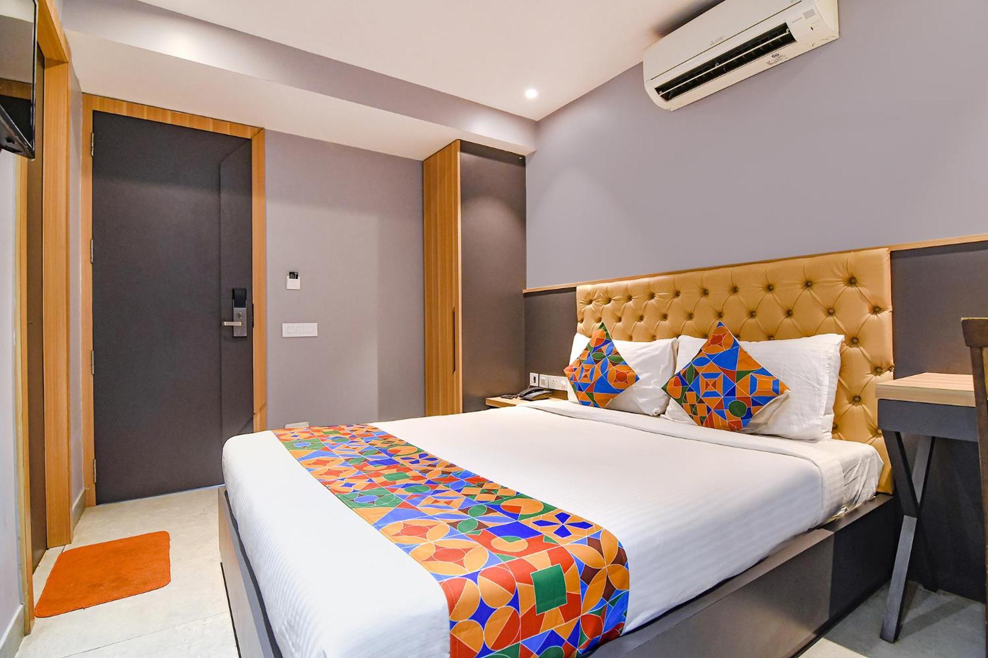 Fabhotel Prime The Water View Residency - Nr Bisarjan Ghat * Kolkata