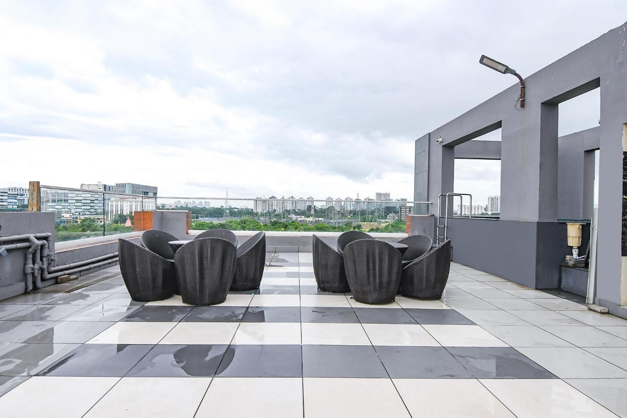 Fabhotel Prime The Water View Residency - Nr Bisarjan Ghat