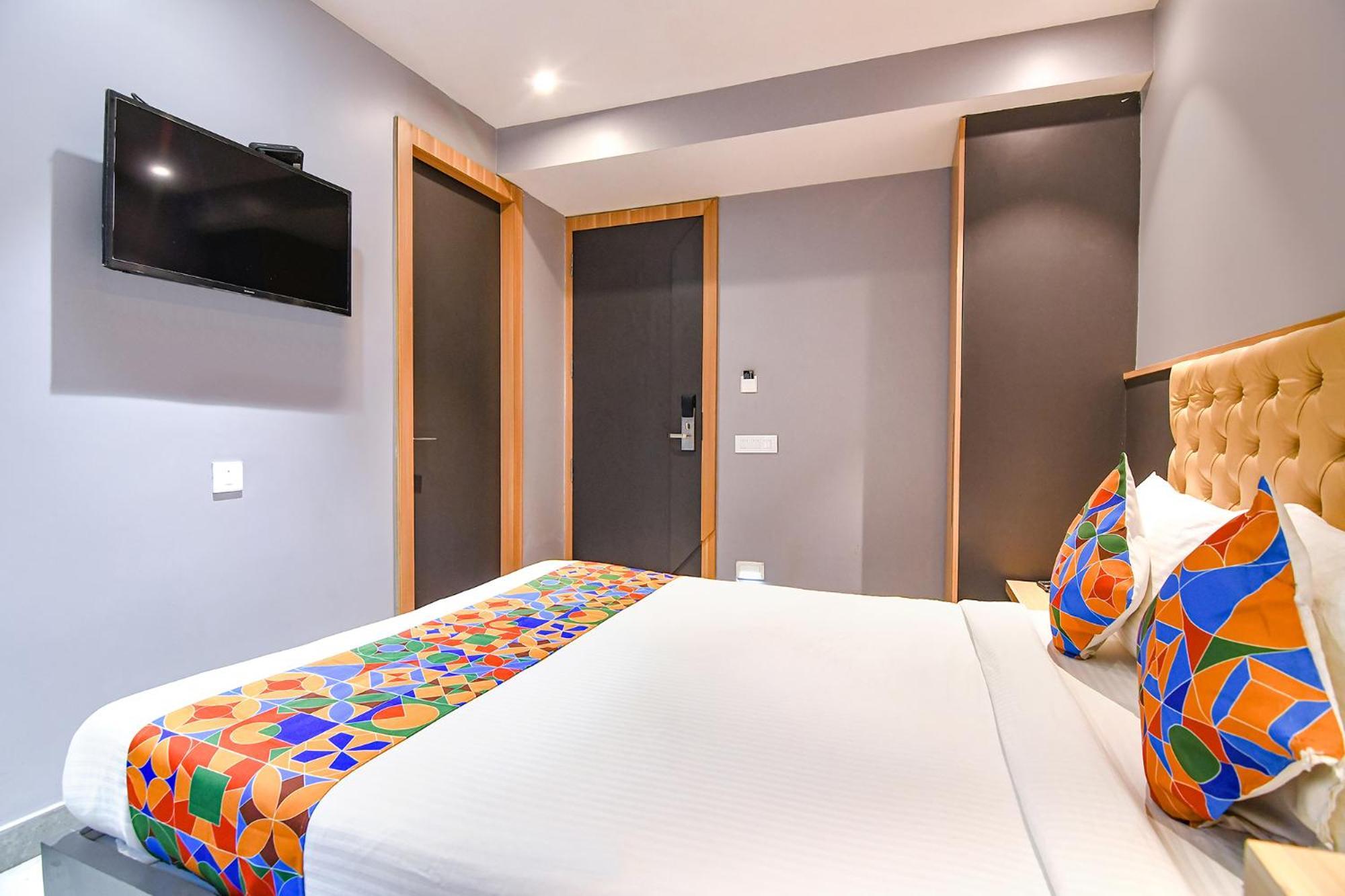 Fabhotel Prime The Water View Residency - Nr Bisarjan Ghat Kolkata
