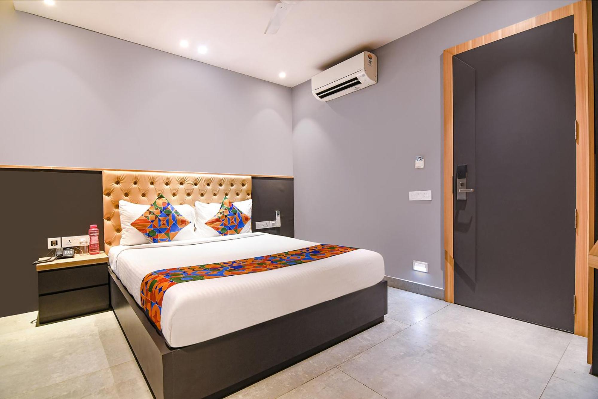 Fabhotel Prime The Water View Residency - Nr Bisarjan Ghat * Kolkata