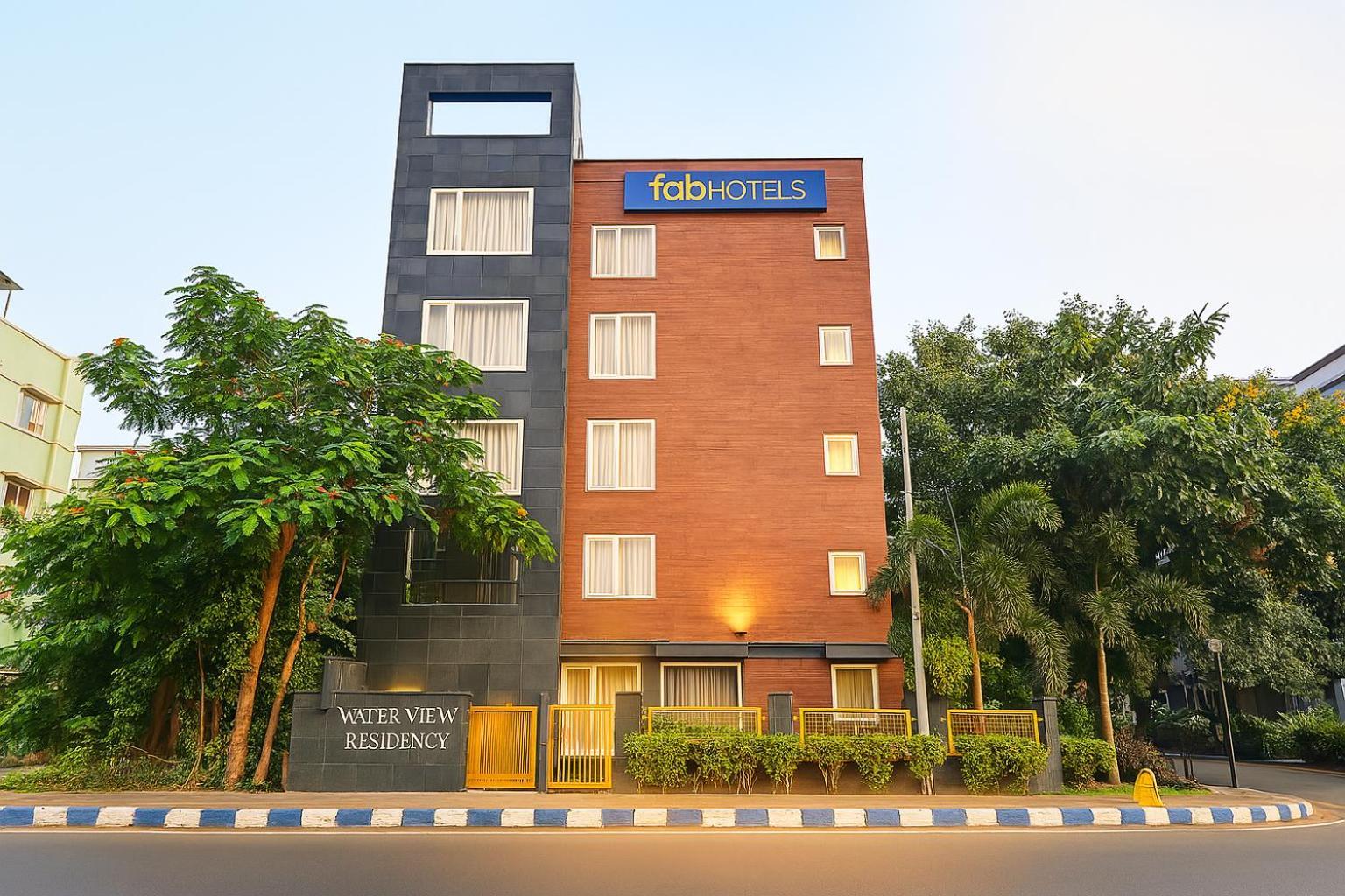 Fabhotel Prime The Water View Residency - Nr Bisarjan Ghat *